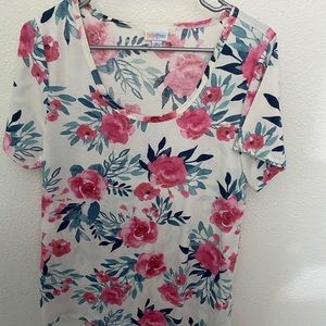 5/$25 Floral lularoe Classic tee